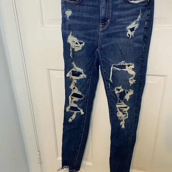 American Eagle distressed jeans - Picture 2 of 3